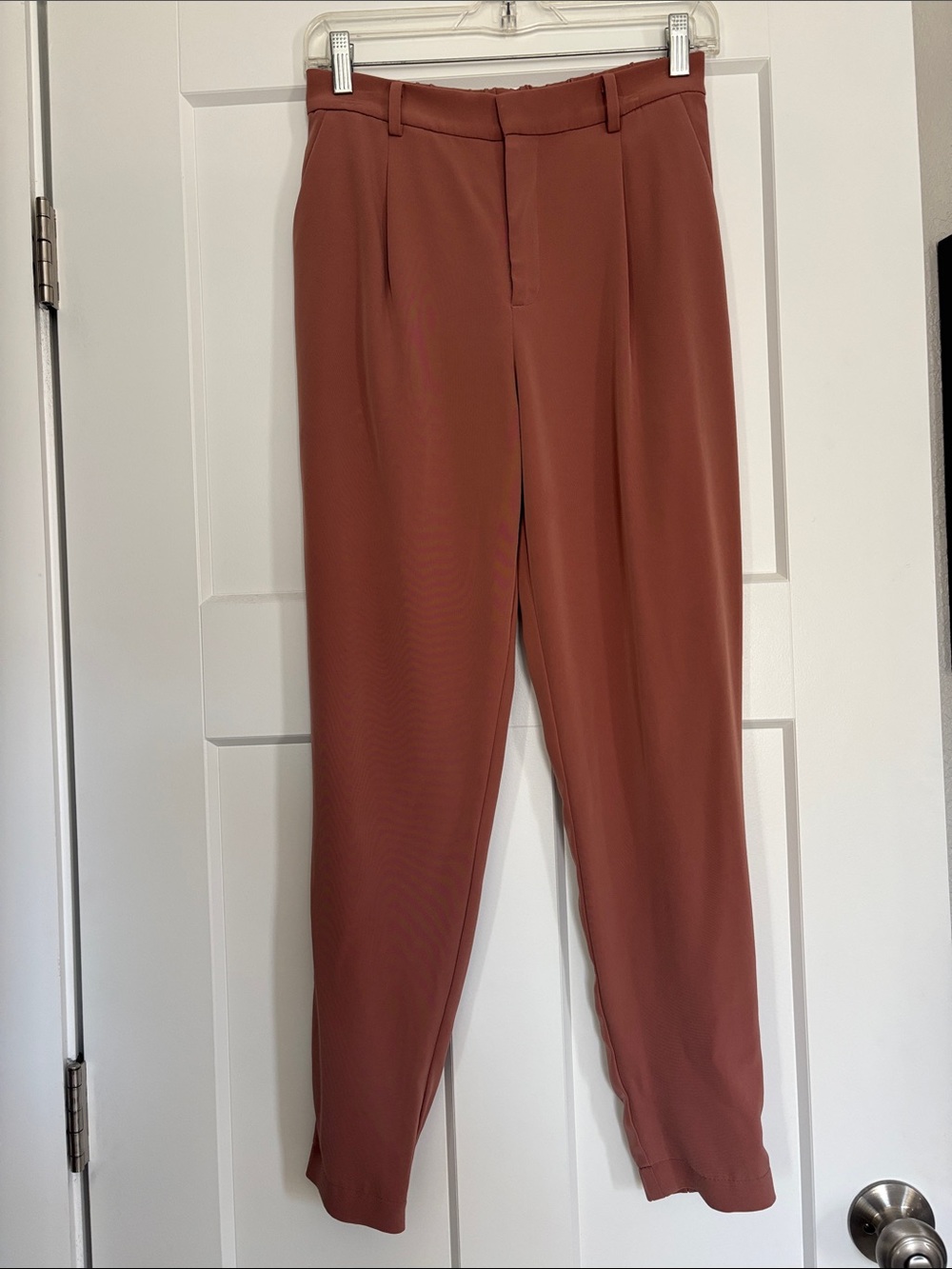 Uniqlo Women’s Dusty Rose Jogger has Dress Pants with elasticated waist